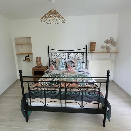 Le Truc En Plus, Accessibles Pmr, Appartement 45 M2 Mitoyen Dans Une Maison Avec Un Autre Appartement Guérard Exterior foto